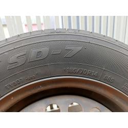 Jogo de pneus Toyo 185/70R14 semi novo