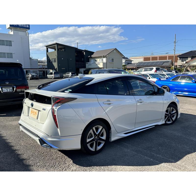 PRIUS A PREMIUM MODELISTA ANO 29, 46.000KM, SHAKEN R6/6