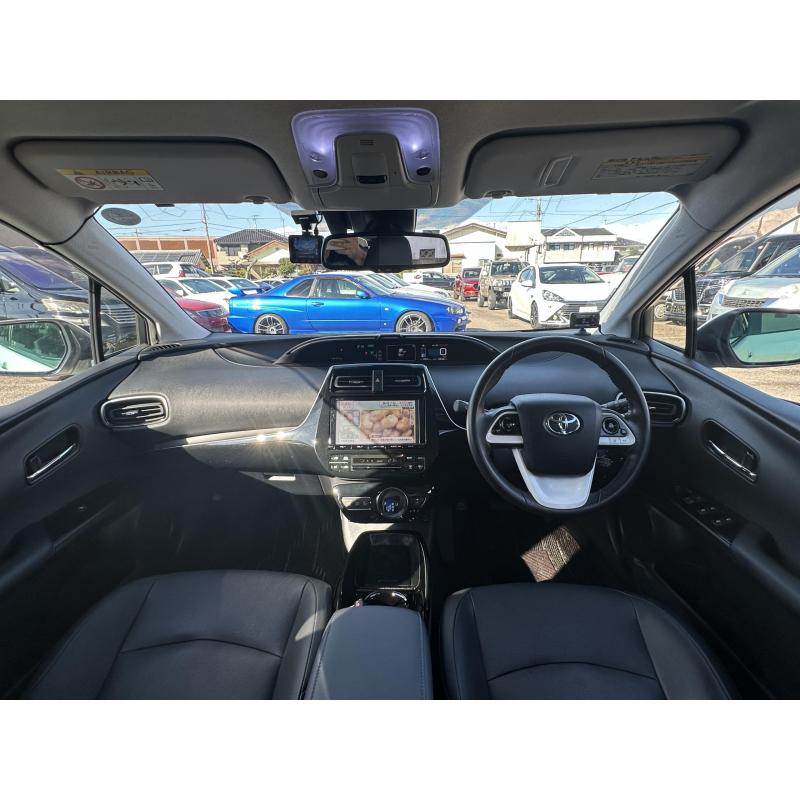 PRIUS A PREMIUM MODELISTA ANO 29, 46.000KM, SHAKEN 2 ANOS