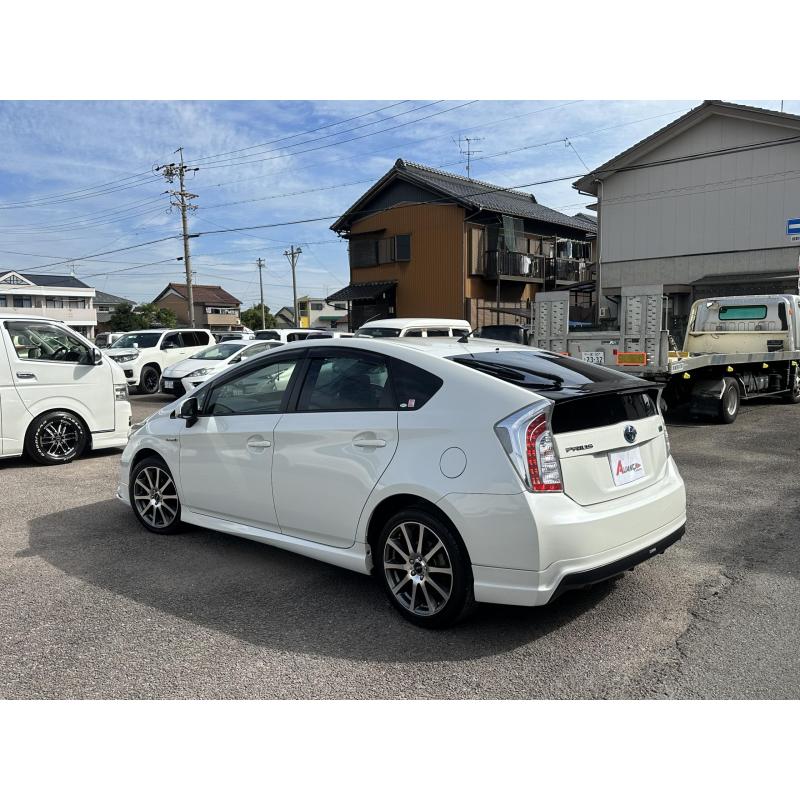PRIUS ANO 27, 75.000KM, SHAKEN R6/9