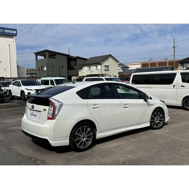 PRIUS ANO 27, 75.000KM, SHAKEN R6/9