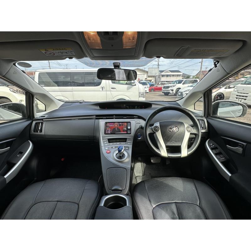 PRIUS ANO 27, 75.000KM, SHAKEN R6/9